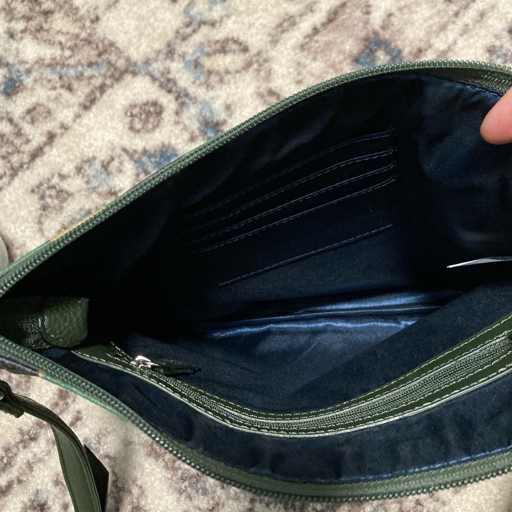 NEW Tignanello Green Leather Camo Zipper Top Crossbody Purse - Picture 4 of 7